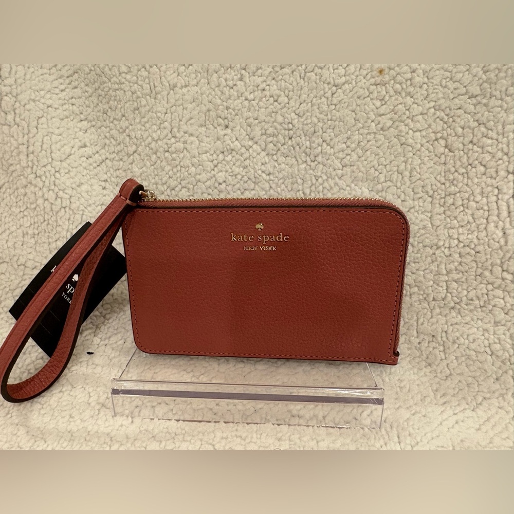 Kate Spade Lucy Medium L-Zip Wristlet NWT